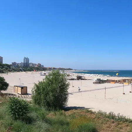 Apartament Tedy,faleza Nord La 60 M De Mare アパート