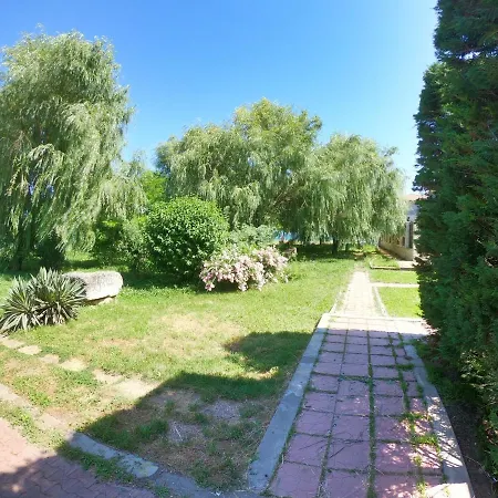 Apartament Tedy,faleza Nord La 60 M De Mare コンスタンツァ